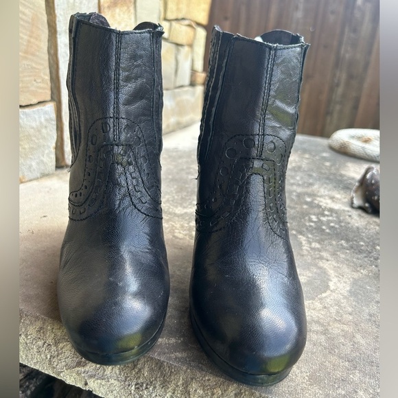 Apepazza Black heeled leather ankle boots with Western-Inspired DesignSz-7.5. Ps - Picture 6 of 9